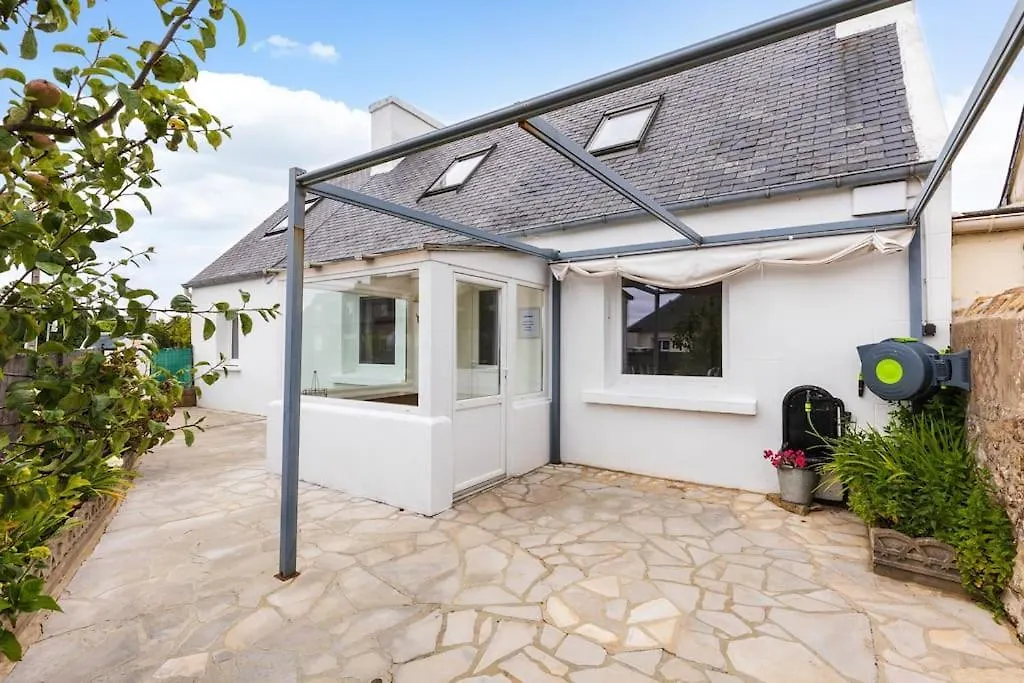 Holiday home Charmante Maison Familiale A 10 Minutes Des Plages Plougrescant